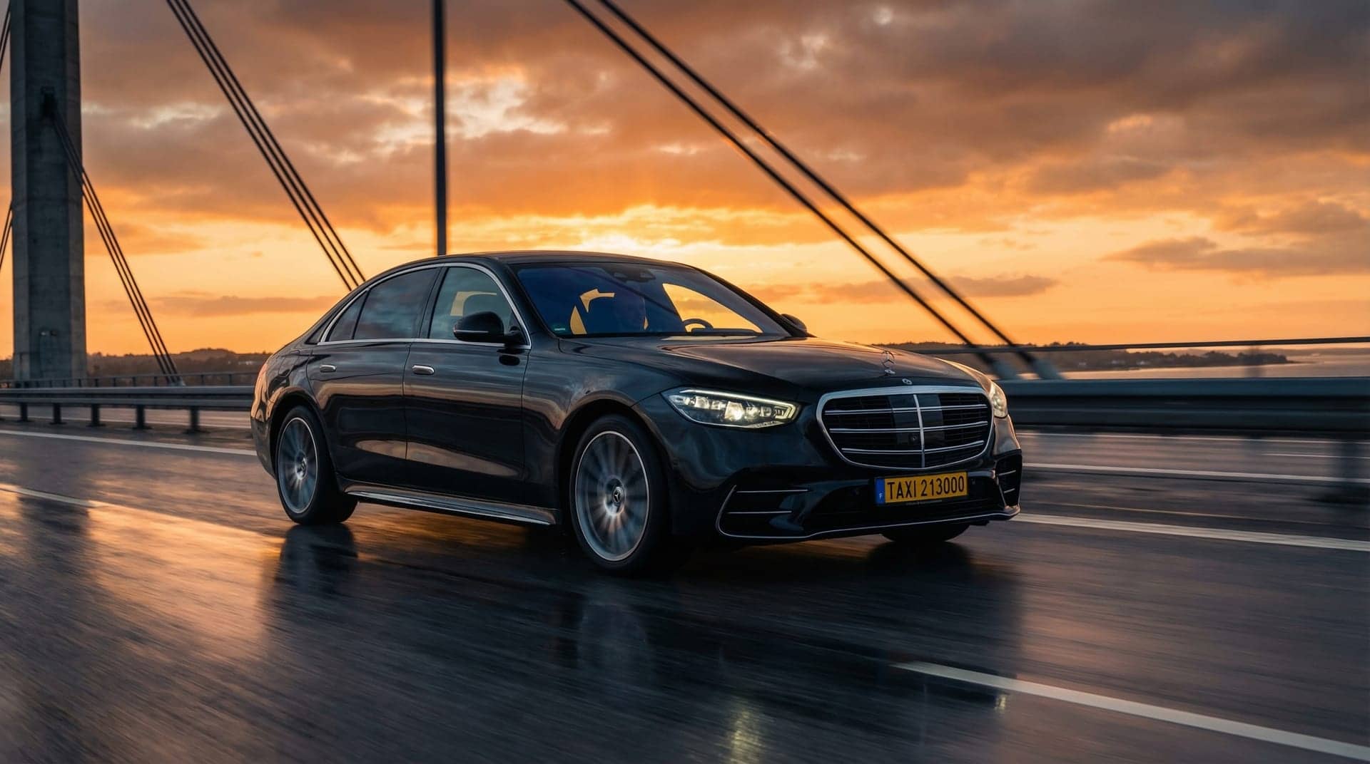 Mercedes-Benz S-Klass på Öresundsbron